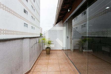Casa de condomínio à venda com 130m², 3 quartos e 2 vagasVaranda