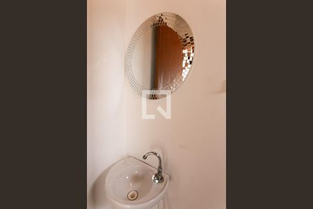 Casa de condomínio à venda com 130m², 3 quartos e 2 vagasBanheiro da Churrasqueira