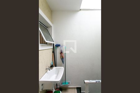 Casa de condomínio à venda com 130m², 3 quartos e 2 vagasÁrea de Serviço