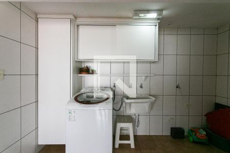 Casa de condomínio à venda com 130m², 3 quartos e 2 vagasÁrea de Serviço 2