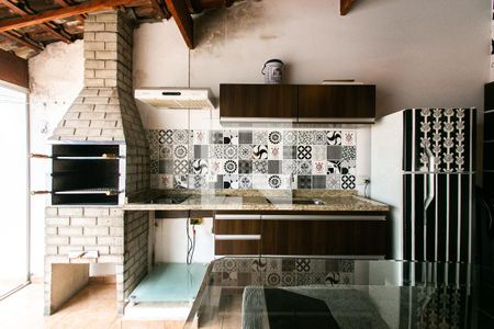 Casa de condomínio à venda com 130m², 3 quartos e 2 vagasChurrasqueira