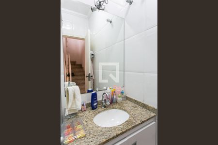 Casa de condomínio à venda com 130m², 3 quartos e 2 vagasBanheiro Social