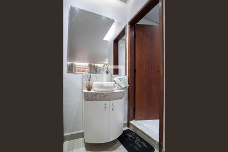 Lavabo de apartamento à venda com 3 quartos, 140m² em Santa Terezinha, Belo Horizonte