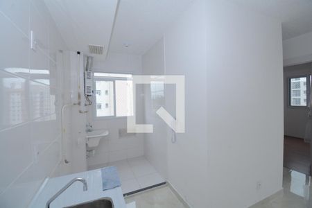 Sala/Cozinha e Área de Serviço de apartamento para alugar com 2 quartos, 43m² em Vista Alegre, Rio de Janeiro