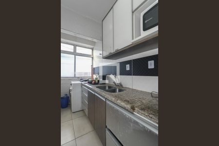Cozinha de apartamento à venda com 1 quarto, 38m² em Bom Jesus, Porto Alegre