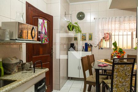 Casa à venda com 110m², 3 quartos e 2 vagas Casa à venda com 110m², 3 quartos e 2 vagasCozinha