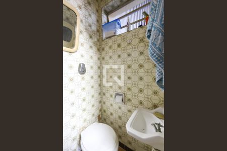 Casa à venda com 189m², 3 quartos e 3 vagas Casa à venda com 189m², 3 quartos e 3 vagasBanheiro de serviço