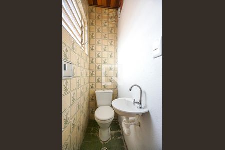 Casa à venda com 250m², 2 quartos e 2 vagas Casa à venda com 250m², 2 quartos e 2 vagasLavabo