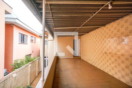 Casa à venda com 250m², 2 quartos e 2 vagas Casa à venda com 250m², 2 quartos e 2 vagasTerraço