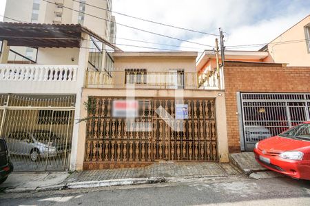 Casa à venda com 250m², 2 quartos e 2 vagas Casa à venda com 250m², 2 quartos e 2 vagasFachada
