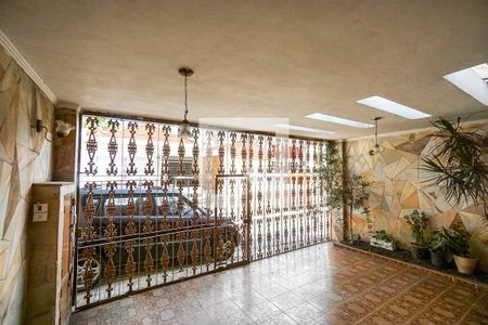 Casa à venda com 250m², 2 quartos e 2 vagas Casa à venda com 250m², 2 quartos e 2 vagasGaragem