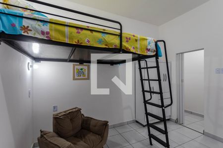 Dormitório de kitnet/studio para alugar com 1 quarto, 17m² em Brás Cubas, Mogi das Cruzes