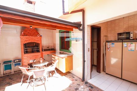 Casa à venda com 300m², 3 quartos e 2 vagasQuintal