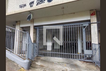 Apartamento para alugar com 75m², 2 quartos e 1 vagaFachada Lateral do Condomínio