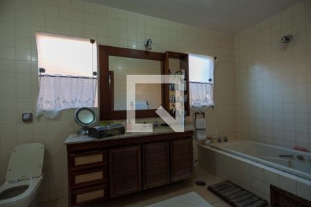 Casa para alugar com 600m², 4 quartos e 2 vagasBanheiro