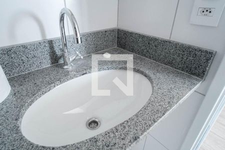 Banheiro de apartamento para alugar com 2 quartos, 34m² em Vila Pierina, São Paulo