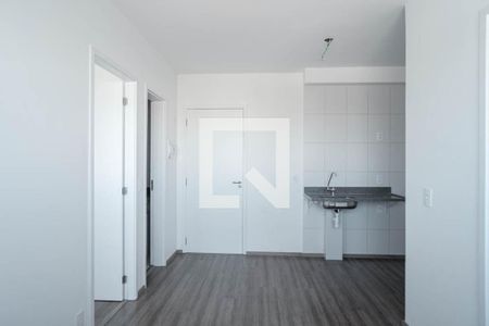 Sala / Cozinha de apartamento para alugar com 2 quartos, 34m² em Vila Pierina, São Paulo