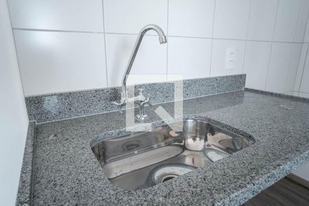 Sala / Cozinha de apartamento para alugar com 2 quartos, 34m² em Vila Pierina, São Paulo
