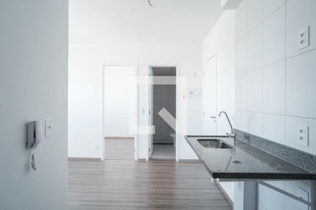 Sala / Cozinha de apartamento para alugar com 2 quartos, 34m² em Vila Pierina, São Paulo