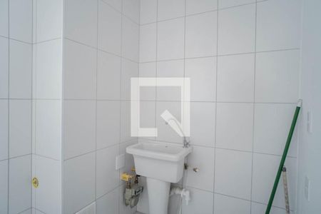 Sala / Cozinha de apartamento para alugar com 2 quartos, 34m² em Vila Pierina, São Paulo