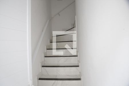 Casa para alugar com 50m², 2 quartos e 1 vagaEscada