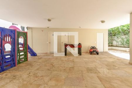Apartamento para alugar com 165m², 3 quartos e 2 vagas Apartamento para alugar com 165m², 3 quartos e 2 vagasÁrea comum - Playground