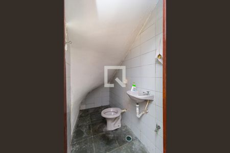 Casa para alugar com 300m², 4 quartos e 3 vagasBanheiro - Garagem