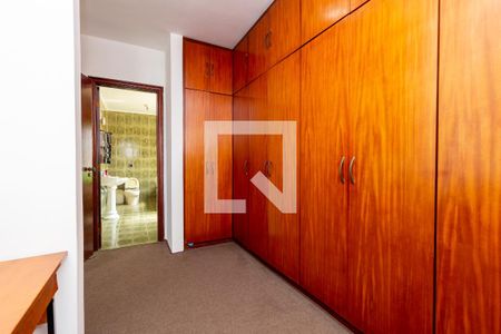 Casa para alugar com 300m², 4 quartos e 3 vagasCloset - Suíte