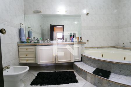 Casa à venda com 540m², 4 quartos e 3 vagasBanheiro da Suíte 2