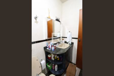 Casa de condomínio à venda com 233m², 3 quartos e 3 vagas Casa de condomínio à venda com 233m², 3 quartos e 3 vagasBanheiro