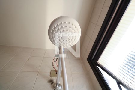 Casa de condomínio à venda com 233m², 3 quartos e 3 vagas Casa de condomínio à venda com 233m², 3 quartos e 3 vagasBanheiro de Serviço