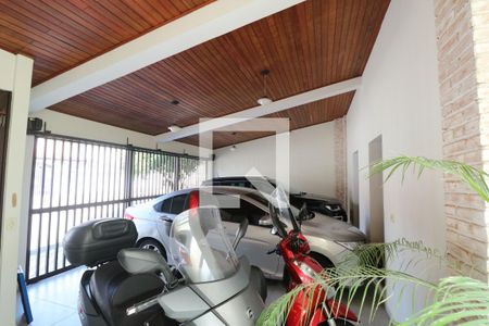 Casa de condomínio à venda com 233m², 3 quartos e 3 vagas Casa de condomínio à venda com 233m², 3 quartos e 3 vagasGaragem