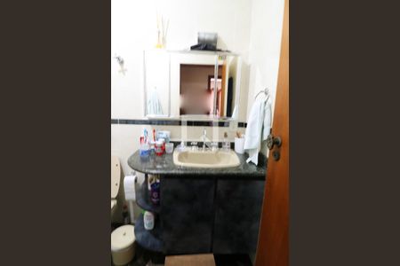 Casa de condomínio à venda com 233m², 3 quartos e 3 vagas Casa de condomínio à venda com 233m², 3 quartos e 3 vagasBanheiro da Suite