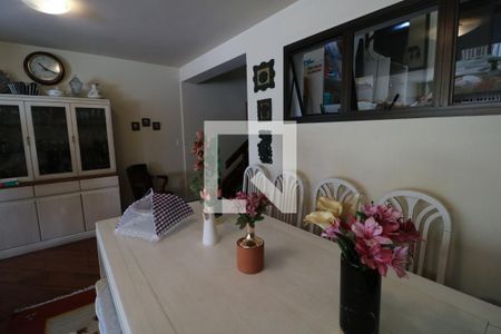 Casa de condomínio à venda com 233m², 3 quartos e 3 vagas Casa de condomínio à venda com 233m², 3 quartos e 3 vagasSala de Jantar