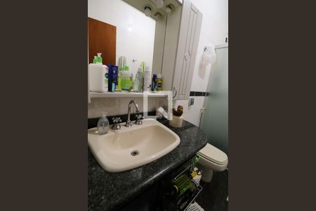 Casa de condomínio à venda com 233m², 3 quartos e 3 vagas Casa de condomínio à venda com 233m², 3 quartos e 3 vagasBanheiro da Suite