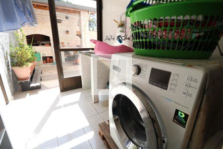 Casa de condomínio à venda com 233m², 3 quartos e 3 vagas Casa de condomínio à venda com 233m², 3 quartos e 3 vagasArea de Serviço