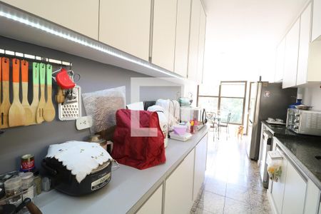 Casa de condomínio à venda com 233m², 3 quartos e 3 vagas Casa de condomínio à venda com 233m², 3 quartos e 3 vagasCozinha