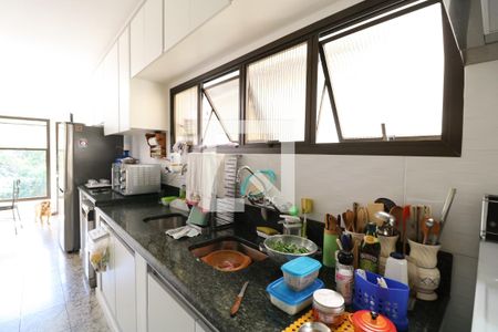 Casa de condomínio à venda com 233m², 3 quartos e 3 vagas Casa de condomínio à venda com 233m², 3 quartos e 3 vagasCozinha