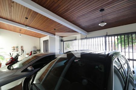 Casa de condomínio à venda com 233m², 3 quartos e 3 vagas Casa de condomínio à venda com 233m², 3 quartos e 3 vagasGaragem