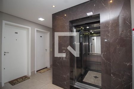 Apartamento à venda com 53m², 2 quartos e 1 vagaHall social - Elevadores