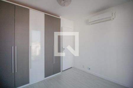 Apartamento à venda com 157m², 3 quartos e 2 vagas Apartamento à venda com 157m², 3 quartos e 2 vagasQuarto 1