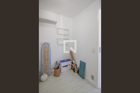 Apartamento à venda com 157m², 3 quartos e 2 vagas Apartamento à venda com 157m², 3 quartos e 2 vagasQuarto de Serviço