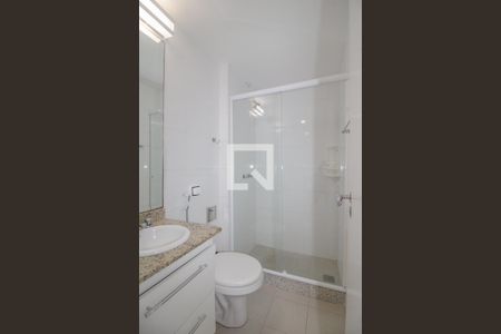 Apartamento à venda com 157m², 3 quartos e 2 vagas Apartamento à venda com 157m², 3 quartos e 2 vagasBanheiro do corredor