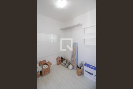 Apartamento à venda com 157m², 3 quartos e 2 vagas Apartamento à venda com 157m², 3 quartos e 2 vagasQuarto de Serviço