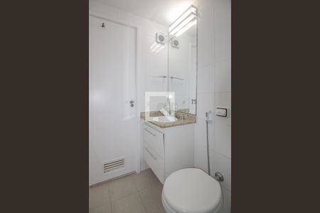 Apartamento à venda com 157m², 3 quartos e 2 vagas Apartamento à venda com 157m², 3 quartos e 2 vagasBanheiro do corredor