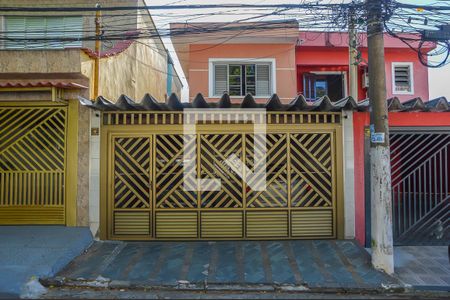 Casa à venda com 223m², 3 quartos e 2 vagas Casa à venda com 223m², 3 quartos e 2 vagasFachada