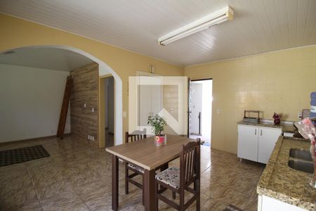 Casa à venda com 170m², 3 quartos e 2 vagasBanheiro
