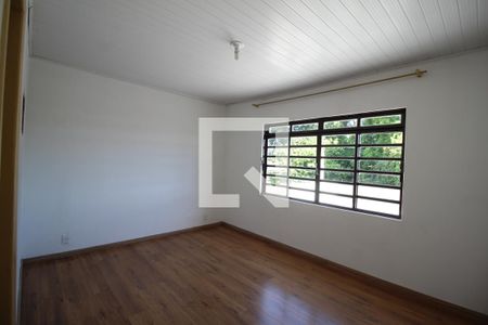 Casa à venda com 170m², 3 quartos e 2 vagasSuíte