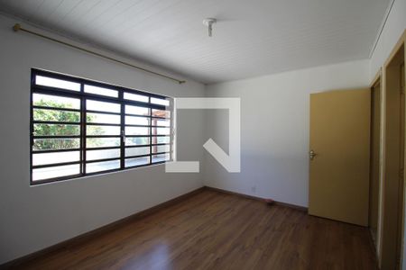 Casa à venda com 170m², 3 quartos e 2 vagasSuíte