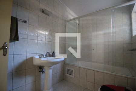 Casa à venda com 170m², 3 quartos e 2 vagasBanheiro